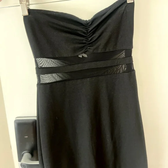 Revolve- All The Ways- Strapless MIDI Dress in black - Picture 3 of 4